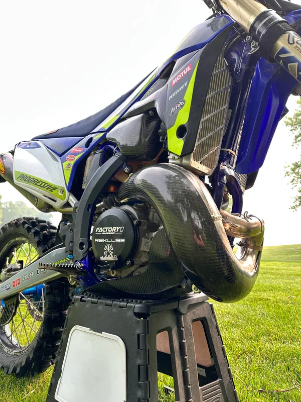 P3 - 104562 - Carbon Fiber Pipe Guard