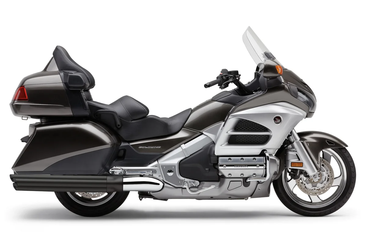 COBRA - 1217B - SIX 2 SIX Slip on