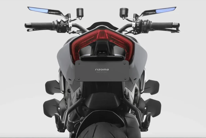 RIZOMA - PTU011B - Flat-Out Fender Eliminator
