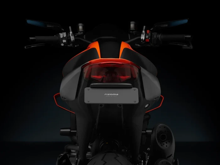 RIZOMA - PTU012B - Flat-Out Fender Eliminator