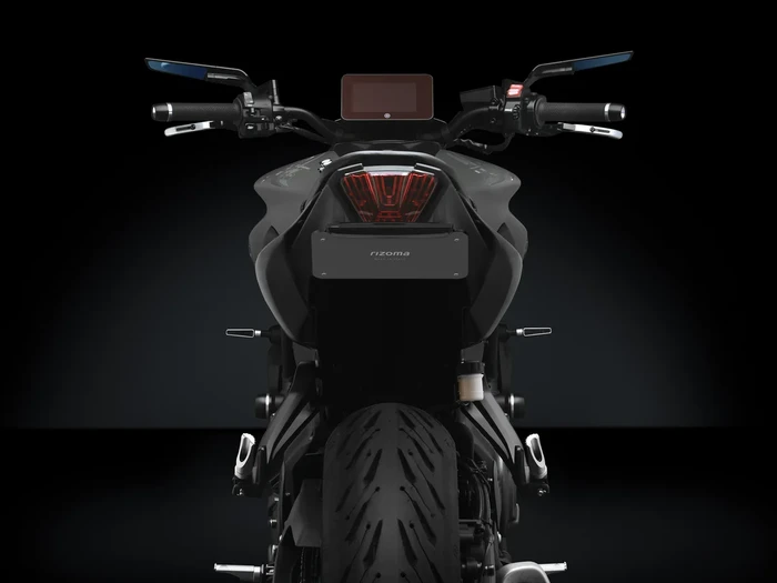 RIZOMA - PTU032B - Flat-Out Fender Eliminator