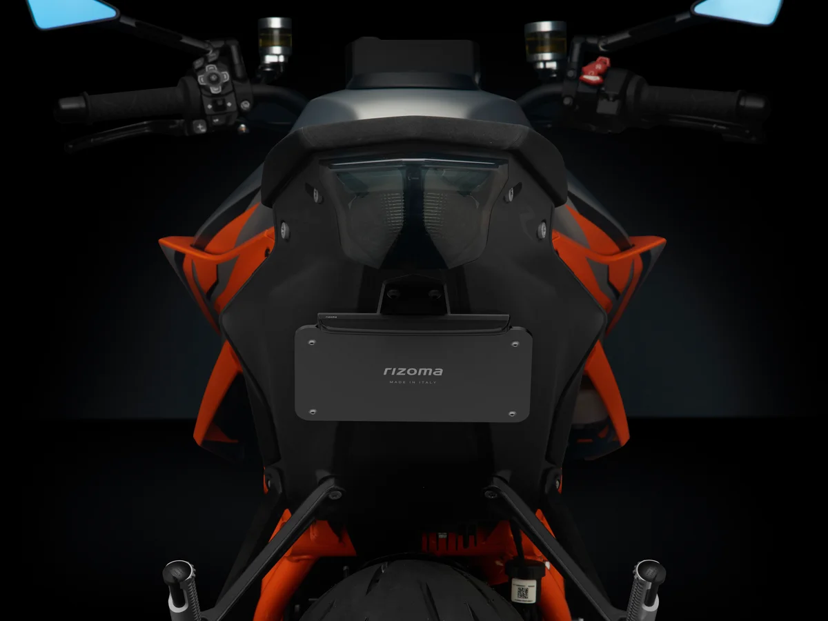 RIZOMA - PTU061B - Flat-Out Fender Eliminator