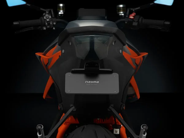 RIZOMA - PTU062B - Flat-Out Fender Eliminator