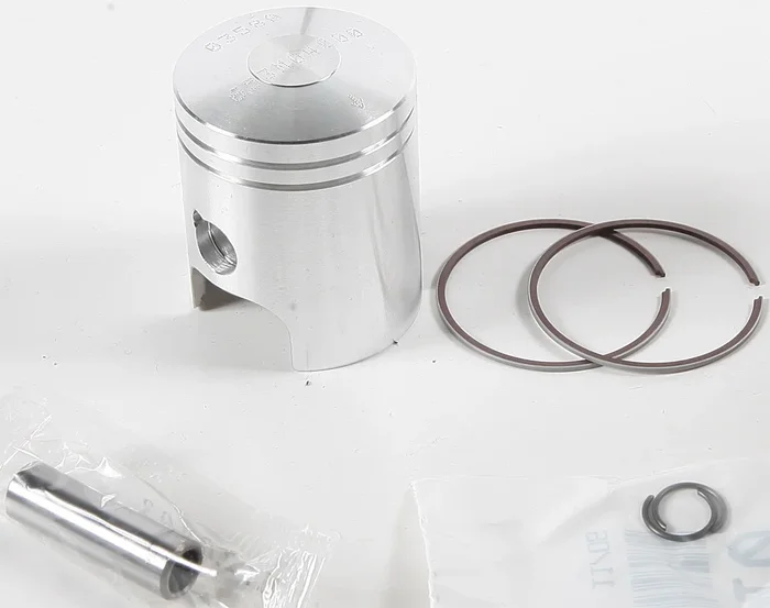 Wiseco 653M04000 Piston Kit - High-Performance Racing Engine Component