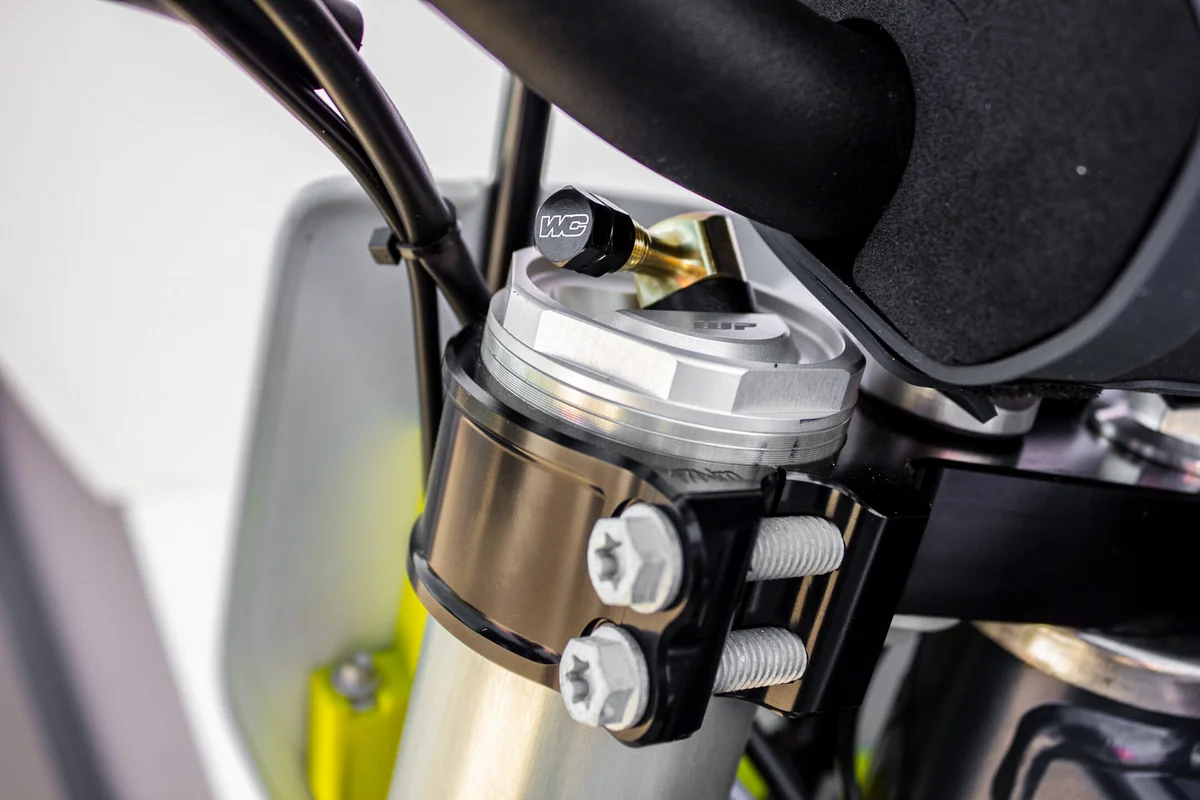 WORKS - 26-358 - Air Fork EZ Fill