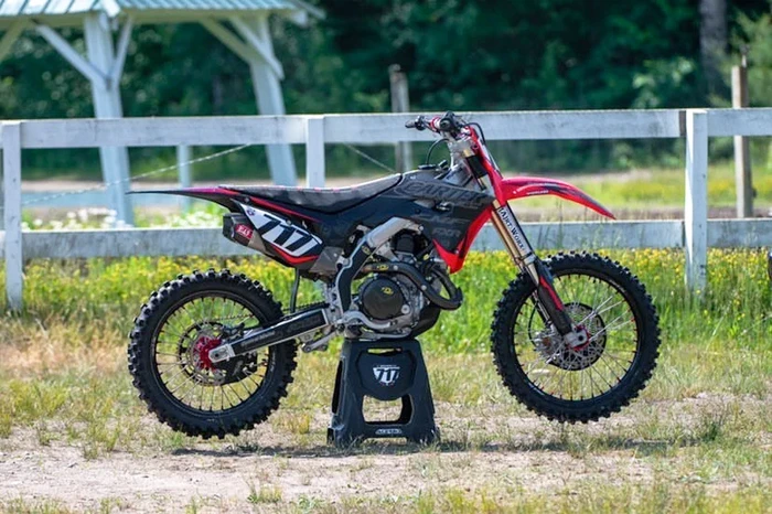 P3 - 205075 - Carbon Fiber Header Heat Shield